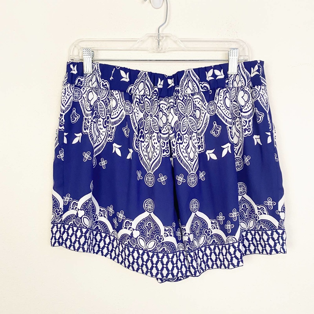 *2/$15* Kaari Blue Patterned Shorts Medium - Picture 2 of 4